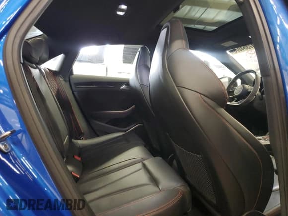 ✅ 2019 Audi RS 3 • VIN: WUABWGFF6KA903863 • Lot: 47354075. Wystawiony na Copart z przebiegiem 66 136 mil. Bezpłatny archiwum sprzedaży aukcyjnych z USA i szczegółowy raport historii pojazdu na DreamBid. Zdjęcie 10.