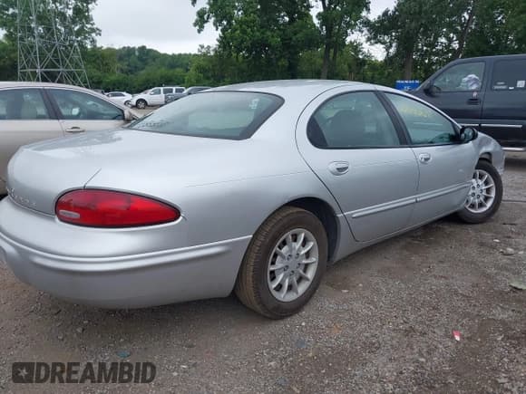 ✅ 2001 Chrysler Concorde LX • VIN: 2C3HD46R51H542636 • Lot: 42652071. Wystawiony na IAAI z przebiegiem 73 429 mil. Bezpłatny archiwum sprzedaży aukcyjnych z USA i szczegółowy raport historii pojazdu na DreamBid. Zdjęcie 4.