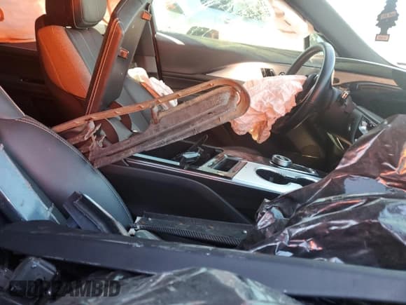 ✅ 2024 Cadillac LYRIQ Tech • VIN: 1GYKPMRK6RZ132487 • Lot: 83821285. Wystawiony na Copart z przebiegiem Nie podano. Bezpłatny archiwum sprzedaży aukcyjnych z USA i szczegółowy raport historii pojazdu na DreamBid. Zdjęcie 7.