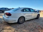 ✅ 2017 Volkswagen Passat SE • VIN: 1VWBT7A39HC032566 • Лот: 86622945. Опубликован ранее на Copart с пробегом 129 749 миль. Бесплатный доступ к архиву аукционных продаж из США и подробный отчёт об истории автомобиля на DreamBid. Изображение 3.