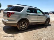 ✅ 2017 Ford Explorer Sport • VIN: 1FM5K8GT6HGD82208 • Lot: 57868365. Wystawiony na Copart z przebiegiem 77 072 mil. Bezpłatny archiwum sprzedaży aukcyjnych z USA i szczegółowy raport historii pojazdu na DreamBid. Zdjęcie 3.