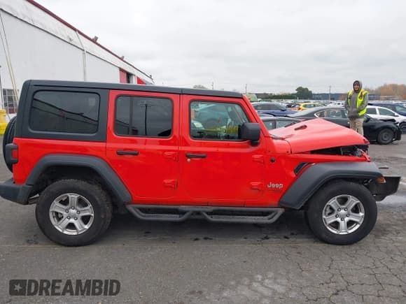 ✅ 2021 Jeep Wrangler Unlimited Sport S • VIN: 1C4HJXDN1MW531032 • Lot: 40980414. Listed on IAAI with 29,125 mi. Free auction sales archive from the USA and detailed vehicle history report at DreamBid. Image 13.
