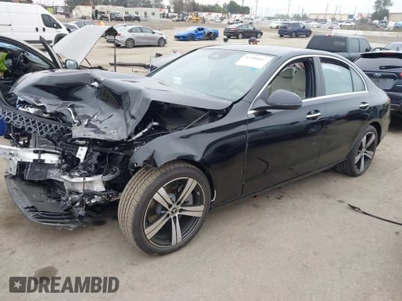 ✅ 2025 Mercedes-Benz C 300 • VIN: W1KAF4GB0SR246262 • Lot: 42281817. Wystawiony na IAAI z przebiegiem 1 028 mil. Bezpłatny archiwum sprzedaży aukcyjnych z USA i szczegółowy raport historii pojazdu na DreamBid. Zdjęcie 18.