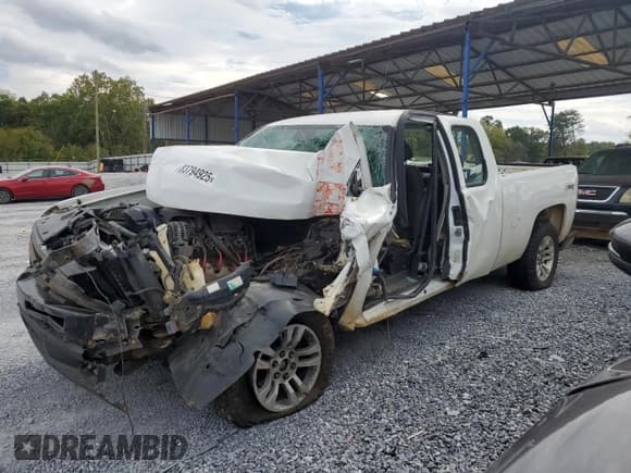✅ 2013 Chevrolet Silverado 1500 Work Truck • VIN: 1GCRKPE78DZ106648 • Lot: 83794925. Wystawiony na Copart z przebiegiem Nie podano. Bezpłatny archiwum sprzedaży aukcyjnych z USA i szczegółowy raport historii pojazdu na DreamBid. Zdjęcie 1.