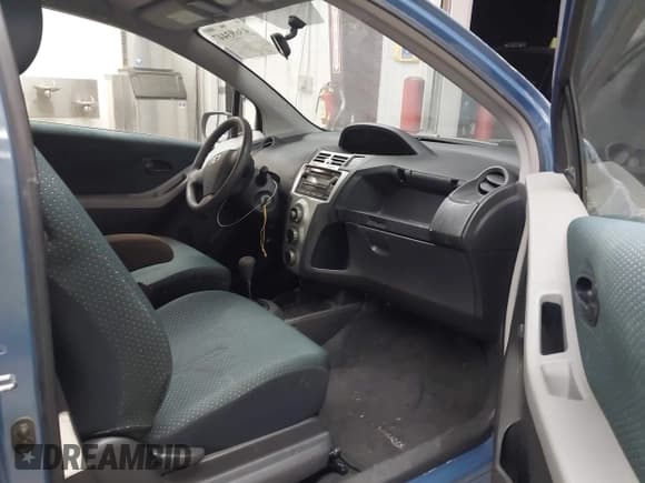✅ 2007 Toyota Yaris • VIN: JTDJT923775055744 • Лот: 43693447. Опубликован ранее на IAAI с пробегом 119 477 миль. Бесплатный доступ к архиву аукционных продаж из США и подробный отчёт об истории автомобиля на DreamBid. Изображение 5.