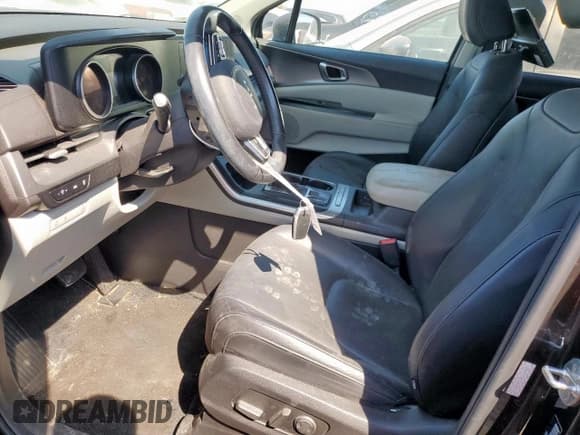 ✅ 2022 Kia Carnival LXS • VIN: KNDNB4H31N6114468 • Lot: 81662555. Wystawiony na Copart z przebiegiem 48 038 mil. Bezpłatny archiwum sprzedaży aukcyjnych z USA i szczegółowy raport historii pojazdu na DreamBid. Zdjęcie 7.