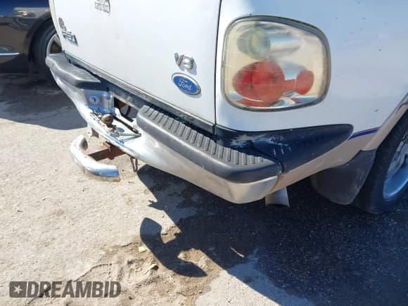 ✅ 1997 Ford F-150 XL • VIN: 2FTDX0765VCA90446 • Lot: 43658347. Listed on IAAI with 129,908 mi. Free auction sales archive from the USA and detailed vehicle history report at DreamBid. Image 14.