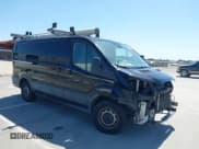 ✅ 2016 Ford Transit Cargo • VIN: 1FTYE1YM0GKB54319 • Lot: 42268855. Wystawiony na IAAI z przebiegiem 138 032 mil. Bezpłatny archiwum sprzedaży aukcyjnych z USA i szczegółowy raport historii pojazdu na DreamBid. Zdjęcie 1.