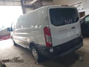 ✅ 2018 Ford Transit • VIN: 1FTYR2YM9JKA09684 • Lot: 41713012. Wystawiony na IAAI z przebiegiem 130 310 mil. Bezpłatny archiwum sprzedaży aukcyjnych z USA i szczegółowy raport historii pojazdu na DreamBid. Zdjęcie 3.
