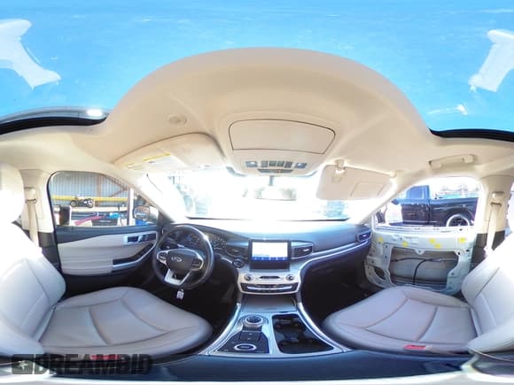 ✅ 2021 Ford Explorer XLT • VIN: 1FMSK8DH4MGA53536 • Lot: 51454085. Wystawiony na Copart z przebiegiem 64 733 mil. Bezpłatny archiwum sprzedaży aukcyjnych z USA i szczegółowy raport historii pojazdu na DreamBid. Zdjęcie 12.