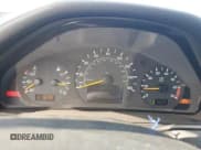 ✅ 2001 Mercedes-Benz E 320 • VIN: WDBJF65J41B243029 • Лот: 81747145. Опубликован ранее на Copart с пробегом 161 383 миль. Бесплатный доступ к архиву аукционных продаж из США и подробный отчёт об истории автомобиля на DreamBid. Изображение 9.