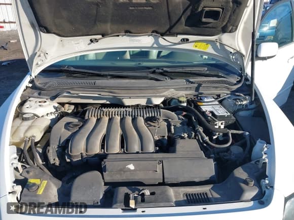 ✅ 2005 Volvo S40 • VIN: YV1MS390752090060 • Lot: 43394634. Listed on IAAI with 165,627 mi. Free auction sales archive from the USA and detailed vehicle history report at DreamBid. Image 10.