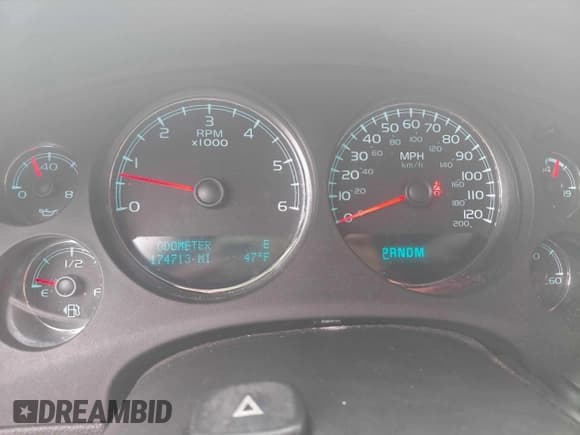 ✅ 2011 Chevrolet Suburban LT • VIN: 1GNSKJE3XBR208002 • Lot: 94759645. Listed on Copart with 174,713 mi. Free auction sales archive from the USA and detailed vehicle history report at DreamBid. Image 8.