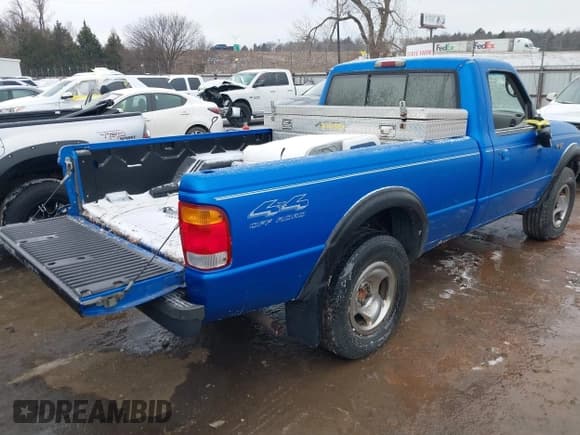 ✅ 1998 Ford Ranger • VIN: 1FTZR11X3WTA17249 • Lot: 41573042. Listed on IAAI with 165,188 mi. Free auction sales archive from the USA and detailed vehicle history report at DreamBid. Image 4.