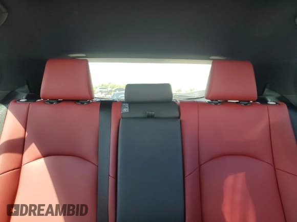 ✅ 2022 Lexus UX 200 F Sport • VIN: JTHE3JBH6N2055584 • Лот: 71727835. Опубликован ранее на Copart с пробегом 28 871 миль. Бесплатный доступ к архиву аукционных продаж из США и подробный отчёт об истории автомобиля на DreamBid. Изображение 10.