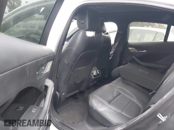 ✅ 2020 Jaguar I-Pace SE • VIN: SADHC2S14L1F85800 • Lot: 42444115. Wystawiony na IAAI z przebiegiem 51 249 mil. Bezpłatny archiwum sprzedaży aukcyjnych z USA i szczegółowy raport historii pojazdu na DreamBid. Zdjęcie 23.