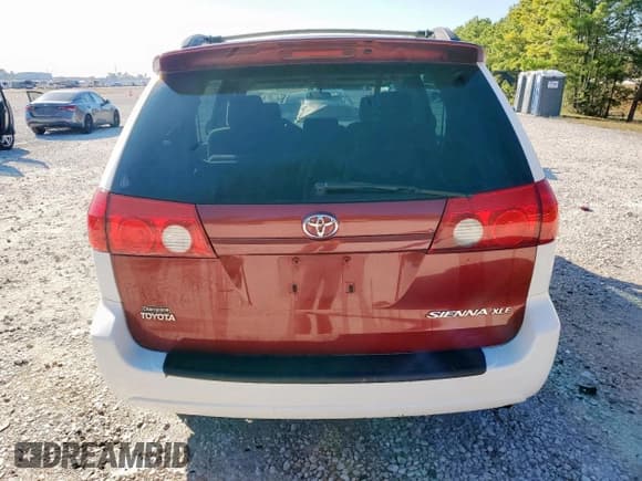 ✅ 2006 Toyota Sienna LE • VIN: 5TDZA23C86S410072 • Lot: 91018735. Listed on Copart with 165,134 mi. Free auction sales archive from the USA and detailed vehicle history report at DreamBid. Image 6.