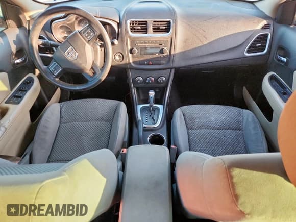 ✅ 2014 Dodge Avenger SE • VIN: 1C3CDZAB4EN132733 • Lot: 92057685. Wystawiony na Copart z przebiegiem 183 209 mil. Bezpłatny archiwum sprzedaży aukcyjnych z USA i szczegółowy raport historii pojazdu na DreamBid. Zdjęcie 8.