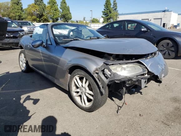 ✅ 2011 Mazda MX-5 Miata Sport • VIN: JM1NC2JF3B0214656 • Lot: 82678565. Wystawiony na Copart z przebiegiem 122 495 mil. Bezpłatny archiwum sprzedaży aukcyjnych z USA i szczegółowy raport historii pojazdu na DreamBid. Zdjęcie 4.