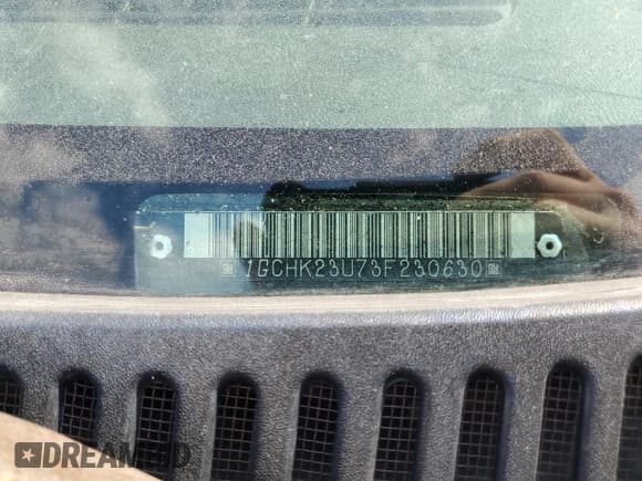 ✅ 2003 Chevrolet Silverado 2500HD LS • VIN: 1GCHK23U73F230630 • Lot: 71424155. Wystawiony na Copart z przebiegiem 255 470 mil. Bezpłatny archiwum sprzedaży aukcyjnych z USA i szczegółowy raport historii pojazdu na DreamBid. Zdjęcie 13.