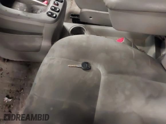 ✅ 2005 Chevrolet Equinox LT • VIN: 2CNDL73F856040208 • Лот: 41368662. Опубликован ранее на IAAI с пробегом 133 836 миль. Бесплатный доступ к архиву аукционных продаж из США и подробный отчёт об истории автомобиля на DreamBid. Изображение 11.