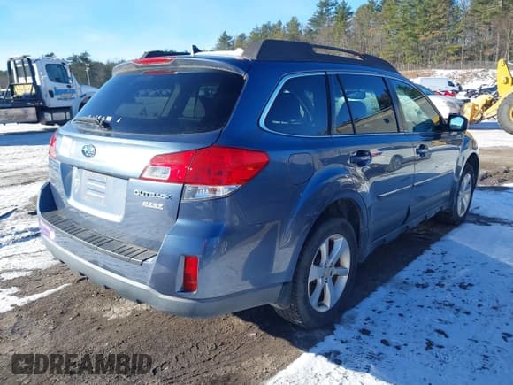 ✅ 2013 Subaru Outback Limited • VIN: 4S4BRBKC4D3251251 • Lot: 43854401. Listed on IAAI with 126,013 mi. Free auction sales archive from the USA and detailed vehicle history report at DreamBid. Image 4.