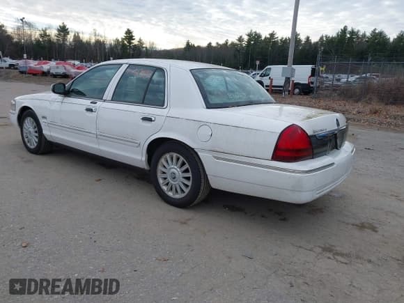 ✅ 2010 Mercury Grand Marquis LS • VIN: 2MEBM7FV4AX626242 • Лот: 43760475. Опубликован ранее на IAAI с пробегом 60 932 миль. Бесплатный доступ к архиву аукционных продаж из США и подробный отчёт об истории автомобиля на DreamBid. Изображение 3.
