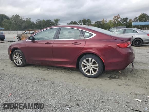 ✅ 2015 Chrysler 200 Limited • VIN: 1C3CCCAB5FN623023 • Лот: 82236575. Опубликован ранее на Copart с пробегом 114 056 миль. Бесплатный доступ к архиву аукционных продаж из США и подробный отчёт об истории автомобиля на DreamBid. Изображение 2.