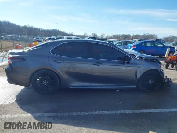 2021 Toyota Camry Hybrid XSE с VIN 4T1K31AK2MU023604, выставлен на аукционе IAAI как лот 41476057 с пробегом 26 211 миль миль и . История ставок и продаж доступна на DreamBid. Изображение 13.