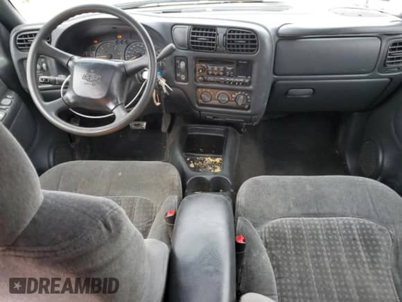 2001 Chevrolet Blazer LS с VIN 1GNCS13W91K254624, выставлен на аукционе Copart как лот 80281444 с пробегом 189 843 миль миль и Списание • Salvage title. История ставок и продаж доступна на DreamBid. Изображение 8.