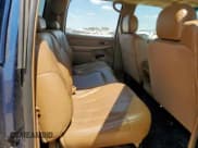 ✅ 2000 Chevrolet Suburban LS • VIN: 3GNEC16T3YG208182 • Lot: 81924095. Wystawiony na Copart z przebiegiem 126 283 mil. Bezpłatny archiwum sprzedaży aukcyjnych z USA i szczegółowy raport historii pojazdu na DreamBid. Zdjęcie 11.