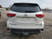 ✅ 2017 Toyota Highlander Limited • VIN: 5TDDZRFHXHS377680 • Лот: 91801515. Опубликован ранее на Copart с пробегом 191 131 миль. Бесплатный доступ к архиву аукционных продаж из США и подробный отчёт об истории автомобиля на DreamBid. Изображение 6.