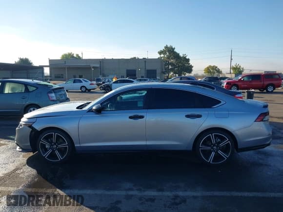 ✅ 2025 Honda Accord Sport • VIN: 1HGCY2F56SA008171 • Лот: 43561114. Опубликован ранее на IAAI с пробегом 13 110 миль. Бесплатный доступ к архиву аукционных продаж из США и подробный отчёт об истории автомобиля на DreamBid. Изображение 14.