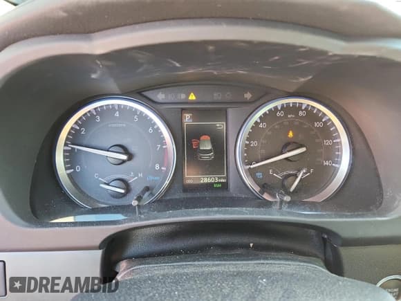 ✅ 2019 Toyota Highlander XLE • VIN: 5TDKZRFH5KS355813 • Lot: 90589535. Listed on Copart with 28,603 mi. Free auction sales archive from the USA and detailed vehicle history report at DreamBid. Image 9.