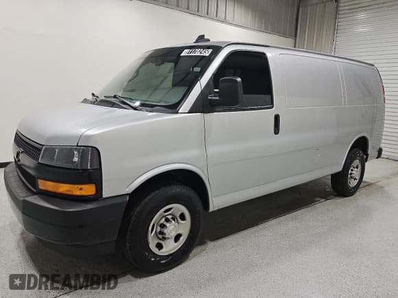 ✅ 2024 Chevrolet Express Cargo • VIN: 1GCWGAFPXR1100548 • Lot: 91178245. Wystawiony na Copart z przebiegiem 165 397 mil. Bezpłatny archiwum sprzedaży aukcyjnych z USA i szczegółowy raport historii pojazdu na DreamBid. Zdjęcie 1.