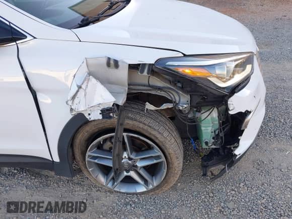 2017 Hyundai Santa Fe Limited Ultimate z VIN KM8SR4HF5HU243916, wystawiony jako IAAI lot #43512260 z przebiegiem 100 977 mil mil oraz . Historia ofert i sprzedaży dostępna na DreamBid. Obrazek 17.