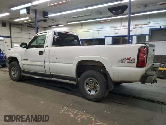 ✅ 2007 Chevrolet Silverado 2500HD Work Truck • VIN: 1GCHK24UX7E186570 • Лот: 79755624. Опубликован ранее на Copart с пробегом Не указан. Бесплатный доступ к архиву аукционных продаж из США и подробный отчёт об истории автомобиля на DreamBid. Изображение 2.