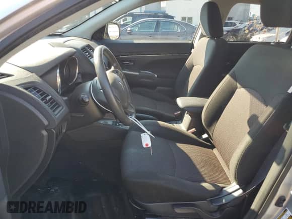 2019 Mitsubishi Outlander ES с VIN JA4AR3AU5KU028198, выставлен на аукционе Copart как лот 71694985 с пробегом 59 165 миль миль и Списание • Salvage title. История ставок и продаж доступна на DreamBid. Изображение 7.