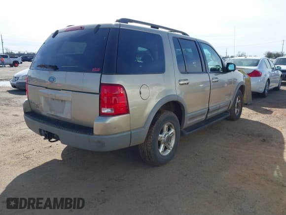 ✅ 2002 Ford Explorer XLT • VIN: 1FMDU73E32ZB76573 • Lot: 41612109. Wystawiony na IAAI z przebiegiem 227 220 mil. Bezpłatny archiwum sprzedaży aukcyjnych z USA i szczegółowy raport historii pojazdu na DreamBid. Zdjęcie 4.