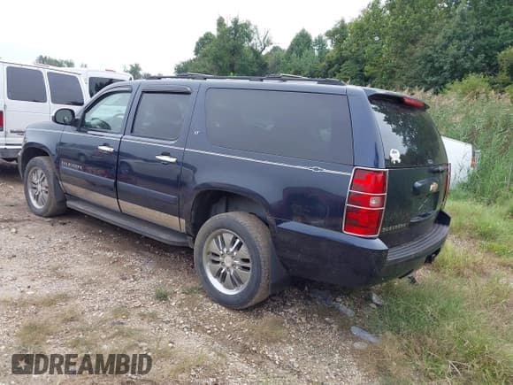 ✅ 2007 Chevrolet Suburban LT • VIN: 1GNFK16367J212232 • Lot: 43274931. Listed on IAAI with 214,704 mi. Free auction sales archive from the USA and detailed vehicle history report at DreamBid. Image 3.