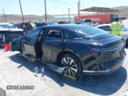 ✅ 2023 Lucid Air Pure • VIN: 50EA1PFAXPA008455 • Lot: 42554871. Wystawiony na IAAI z przebiegiem 11 874 mil. Bezpłatny archiwum sprzedaży aukcyjnych z USA i szczegółowy raport historii pojazdu na DreamBid. Zdjęcie 3.