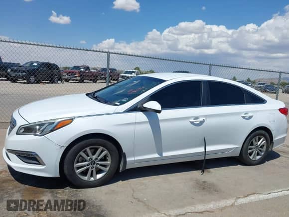 2015 Hyundai Sonata SE with VIN 5NPE24AF9FH149335, listed as a IAAI auction lot 42985916 with 111,875 mi miles and . Bid and sale history available at DreamBid. Image 14.
