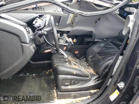 2017 Chevrolet Suburban Premier z VIN 1GNSCJKC7HR123032, wystawiony jako Copart lot #70243104 z przebiegiem Nie podano mil oraz Szkoda całkowita • Salvage title. Historia ofert i sprzedaży dostępna na DreamBid. Obrazek 7.