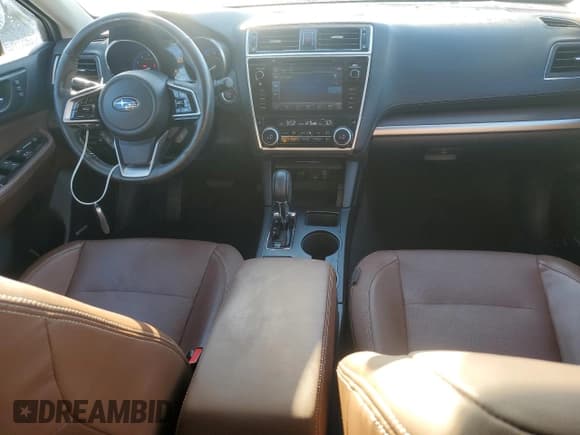✅ 2018 Subaru Outback Touring • VIN: 4S4BSETC5J3317743 • Lot: 92422355. Listed on Copart with 106,848 mi. Free auction sales archive from the USA and detailed vehicle history report at DreamBid. Image 8.