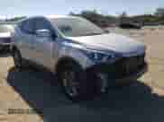 ✅ 2018 Hyundai Santa Fe 2.4L • VIN: 5XYZT3LB2JG572664 • Lot: 38886843. Wystawiony na Copart z przebiegiem 63 579 mil mil. Skorzystaj z bezpłatnego archiwum sprzedaży aukcyjnych z USA i zobacz szczegółowy raport historii pojazdu na DreamBid. Zdjęcie 4.