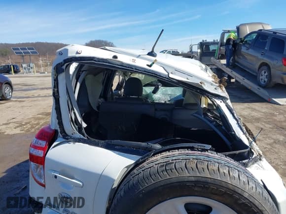 ✅ 2009 Toyota RAV4 Limited • VIN: 2T3BK31V19W011175 • Lot: 41652478. Listed on IAAI with Not provided. Free auction sales archive from the USA and detailed vehicle history report at DreamBid. Image 15.