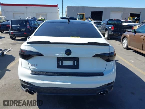 ✅ 2024 Volkswagen Jetta Autobahn • VIN: 3VW2T7BU4RM030375 • Lot: 43267623. Listed on IAAI with 36,299 mi. Free auction sales archive from the USA and detailed vehicle history report at DreamBid. Image 17.