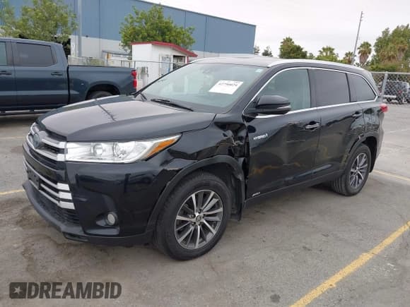 ✅ 2019 Toyota Highlander Hybrid XLE • VIN: 5TDJGRFH4KS054404 • Lot: 42790024. Wystawiony na IAAI z przebiegiem 218 194 mil. Bezpłatny archiwum sprzedaży aukcyjnych z USA i szczegółowy raport historii pojazdu na DreamBid. Zdjęcie 2.