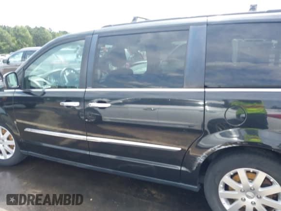 ✅ 2012 Chrysler Town & Country Touring L • VIN: 2C4RC1CG5CR287603 • Лот: 43089125. Опубликован ранее на IAAI с пробегом 169 966 миль. Бесплатный доступ к архиву аукционных продаж из США и подробный отчёт об истории автомобиля на DreamBid. Изображение 14.