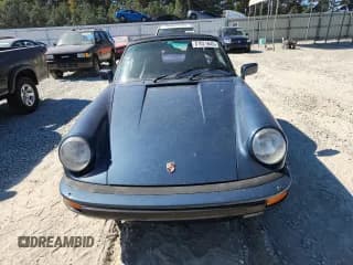 ✅ 1985 Porsche 911 • VIN: WP0ZZZ91ZFS141072 • Lot: 89868125. Wystawiony na Copart z przebiegiem 222 978 mil. Bezpłatny archiwum sprzedaży aukcyjnych z USA i szczegółowy raport historii pojazdu na DreamBid. Zdjęcie 5.